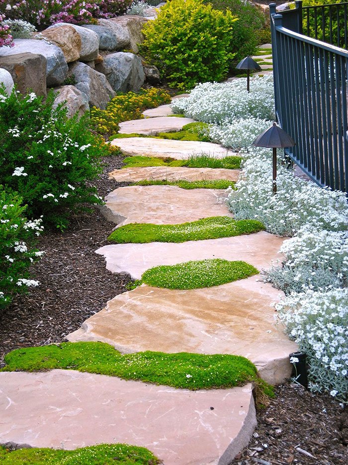 Как оформить садовые дорожки из натурального камня на участке